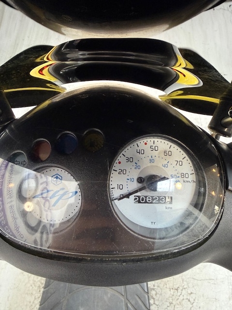 Piaggio Zip Red Bull 45km - Afbeelding 5
